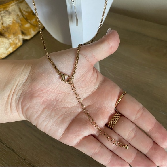 Altar’d State gold chain & white marble geode pendant necklace - Picture 7 of 7